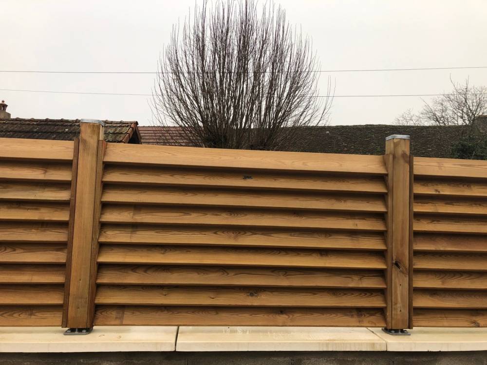 Pose de clôture en bois - Aménagement Paysager à Sennecey-le-Grand